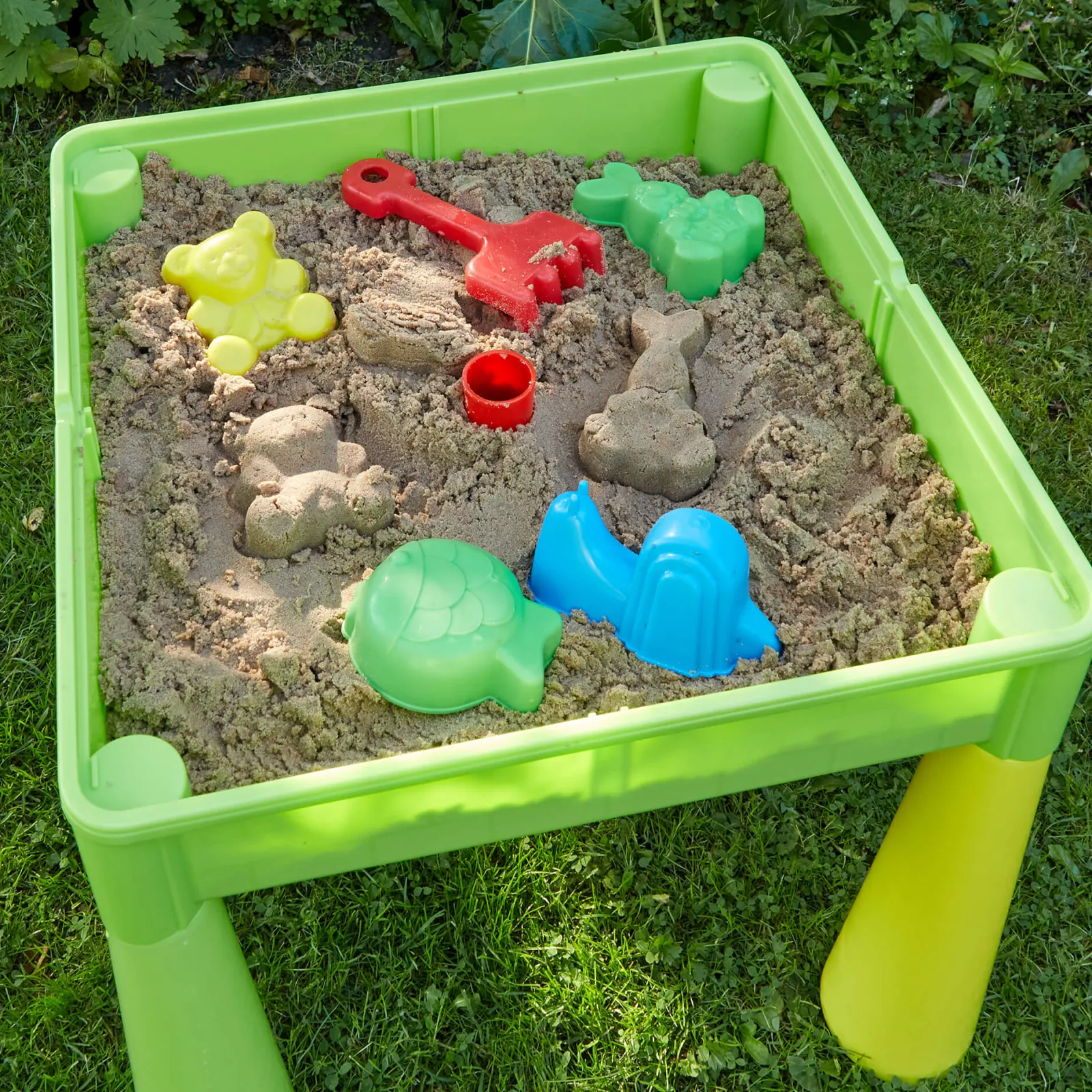 Little Helper Sand & Water Table & Sandpits & Mud Kitchens | Table & Chairs (plastic) | Children's 5-in-1 Table & 2 Chairs Set | Sand & Water Pit | Lego | Dry Wipe Top | Storage