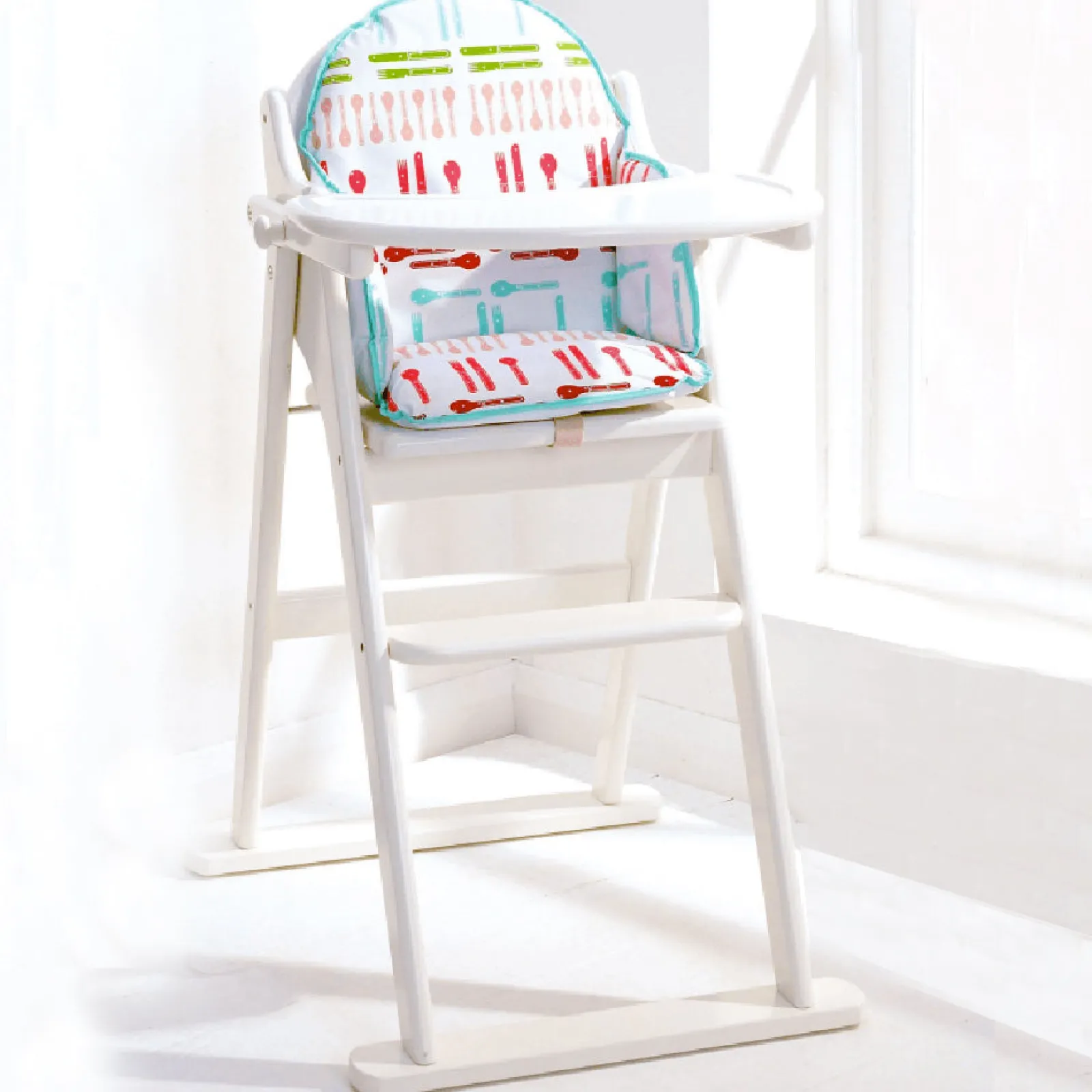 Little Helper High Chairs (wooden) | Classic Solid Wood Space Saving | Easy Folding Highchair | White