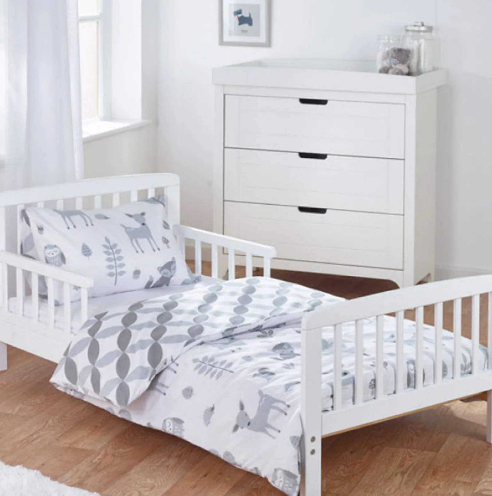 Little Helper Toddler Beds & Childrens Single Beds | Classic White Painted Solid Pine Wooden Kids Bed | Beds for Toddlers | White