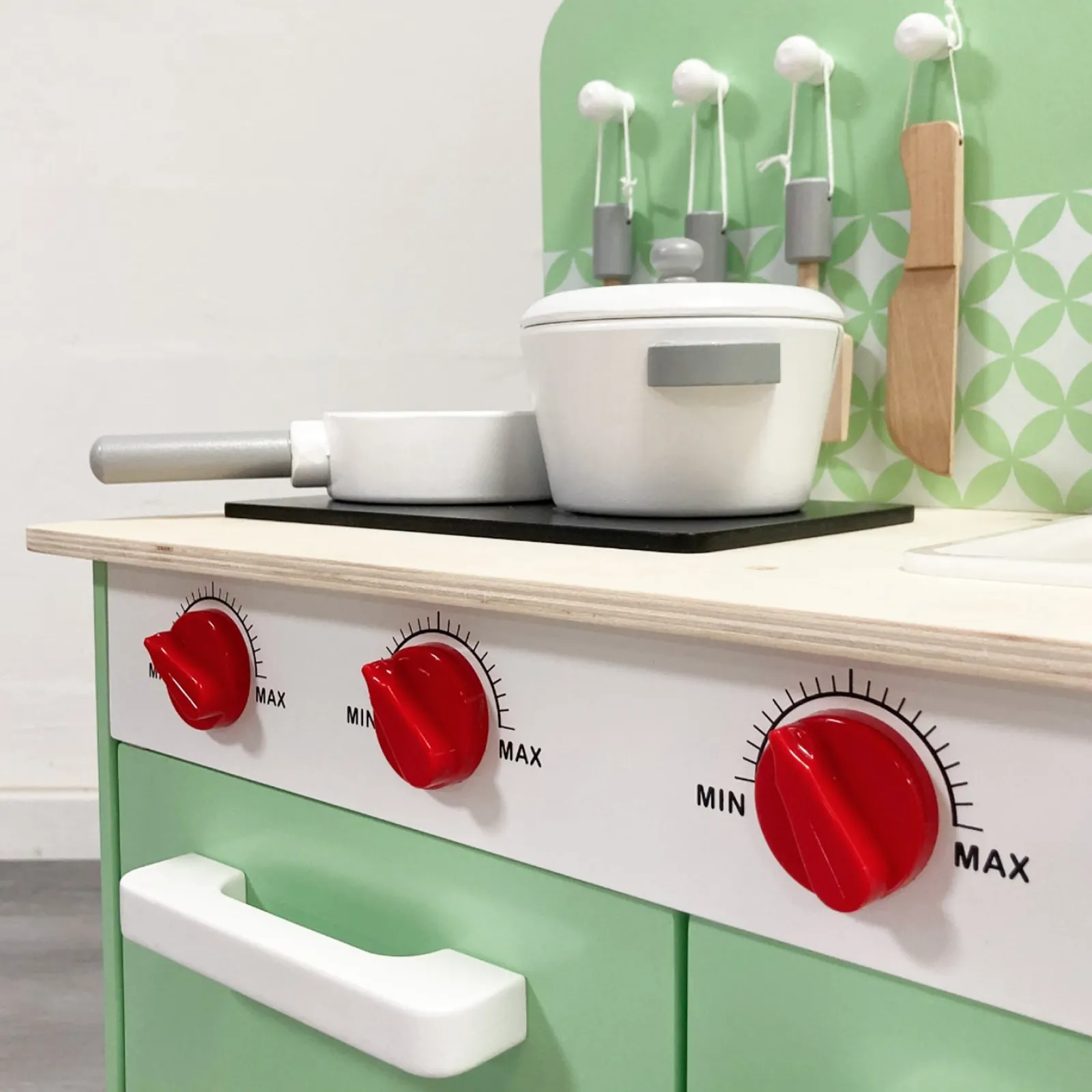 Little Helper Wooden Toys & Educational Toys | Toy Kitchens | Deluxe Montessori Eco Wooden Retro Toy Kitchen | Large number of Features & Accessories | Green