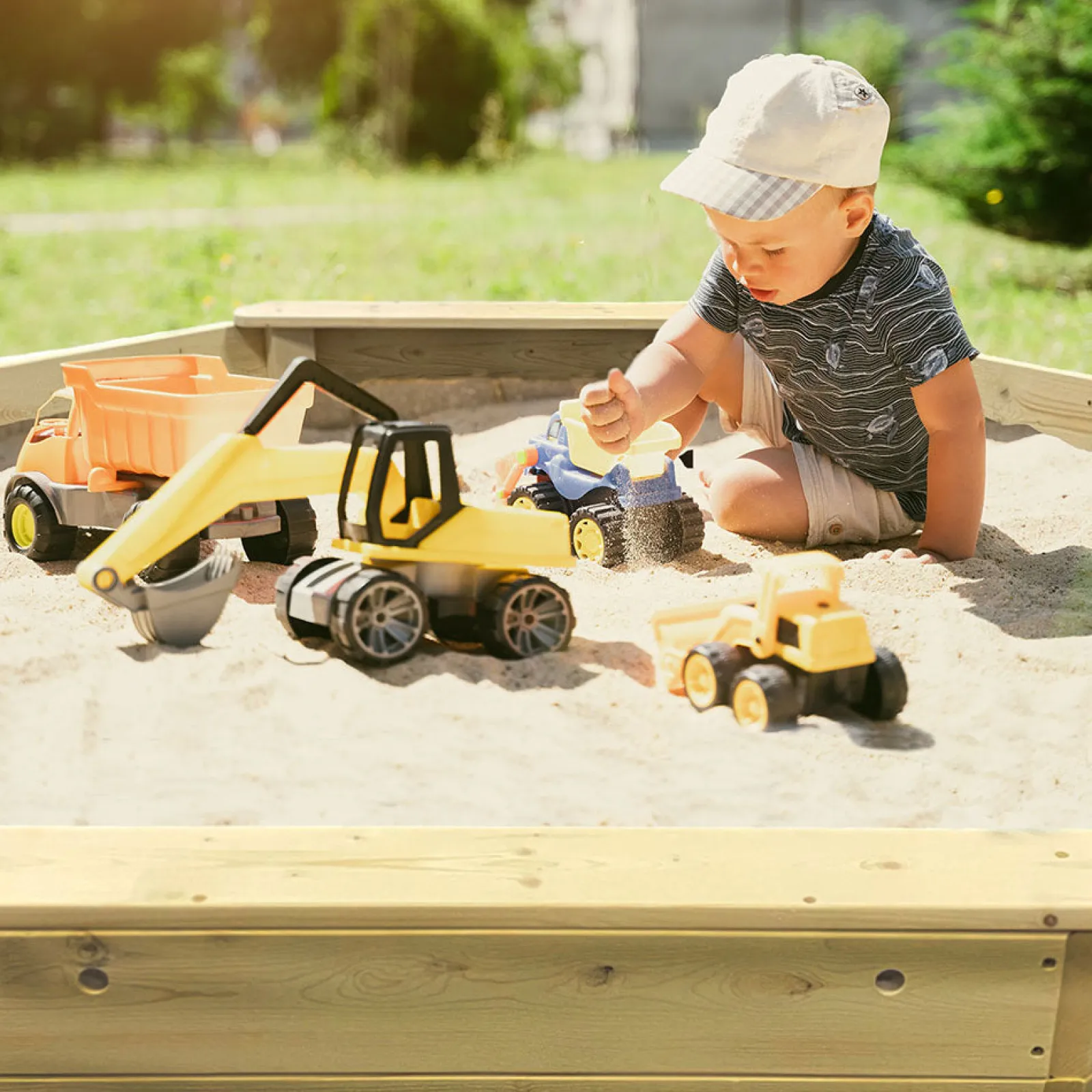 Little Helper Sand & Water Table & Sandpits & Mud Kitchens | Giant Eco FSC Deluxe Wooden Sandpit with Waterproof Cover | 1.77m diameter | 18m+