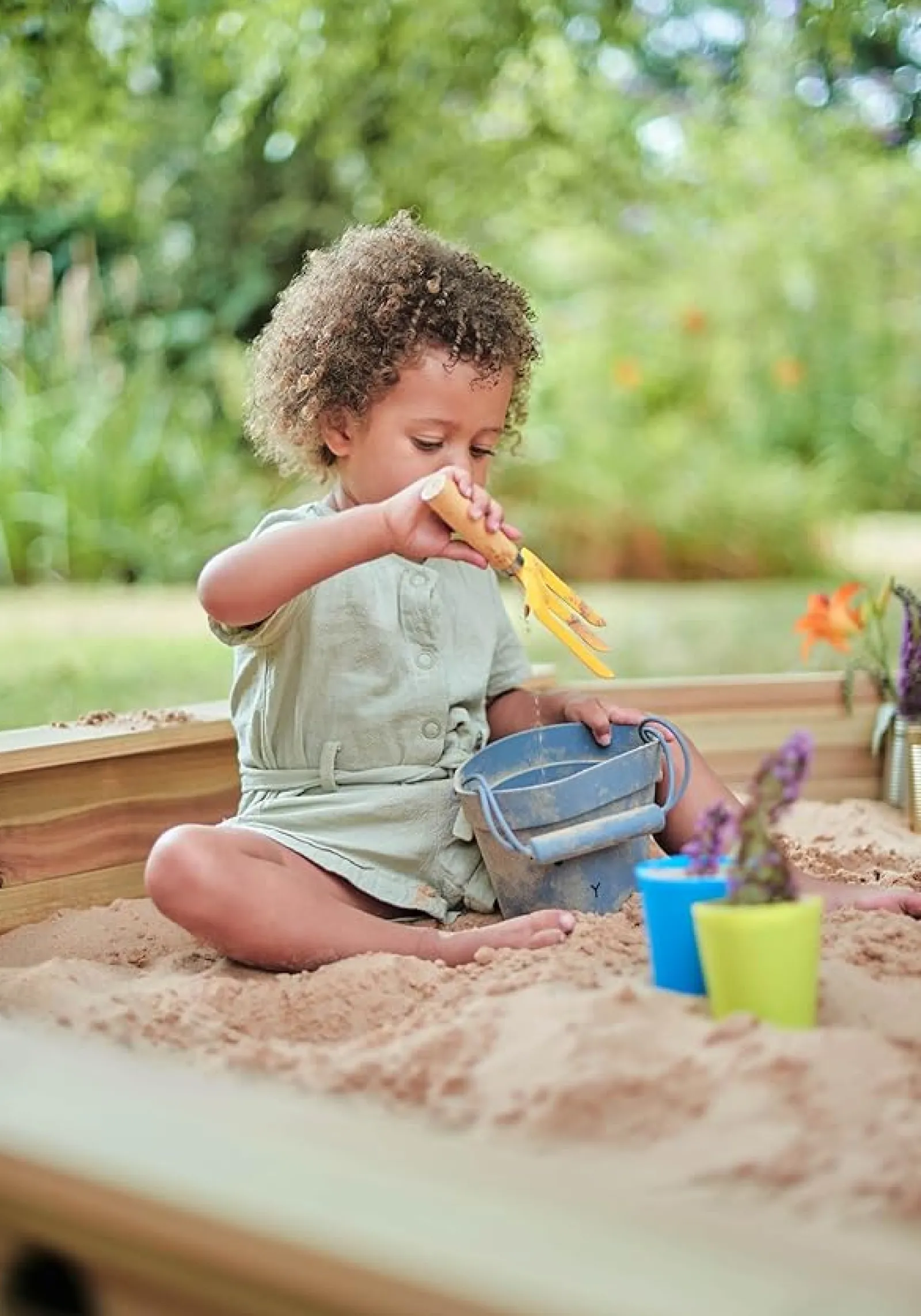 Little Helper Sand & Water Table & Sandpits & Mud Kitchens | Giant Octaganol Eco FSC Wooden Sandpit with Waterproof Cover | 1.5m diameter | 18m+