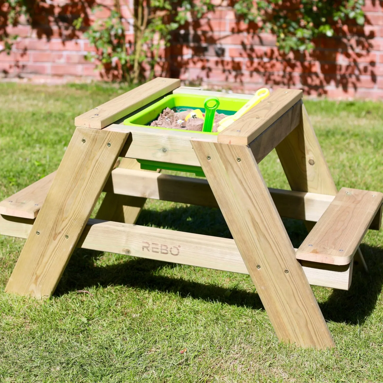 Little Helper Sand & Water Table & Sandpits & Mud Kitchens | High Quality Montessori 4-in-1 Eco Wooden 2 Seater Picnic Bench, Water Station, Sandpit & Mud Kitchen + Lid | 3 Years +