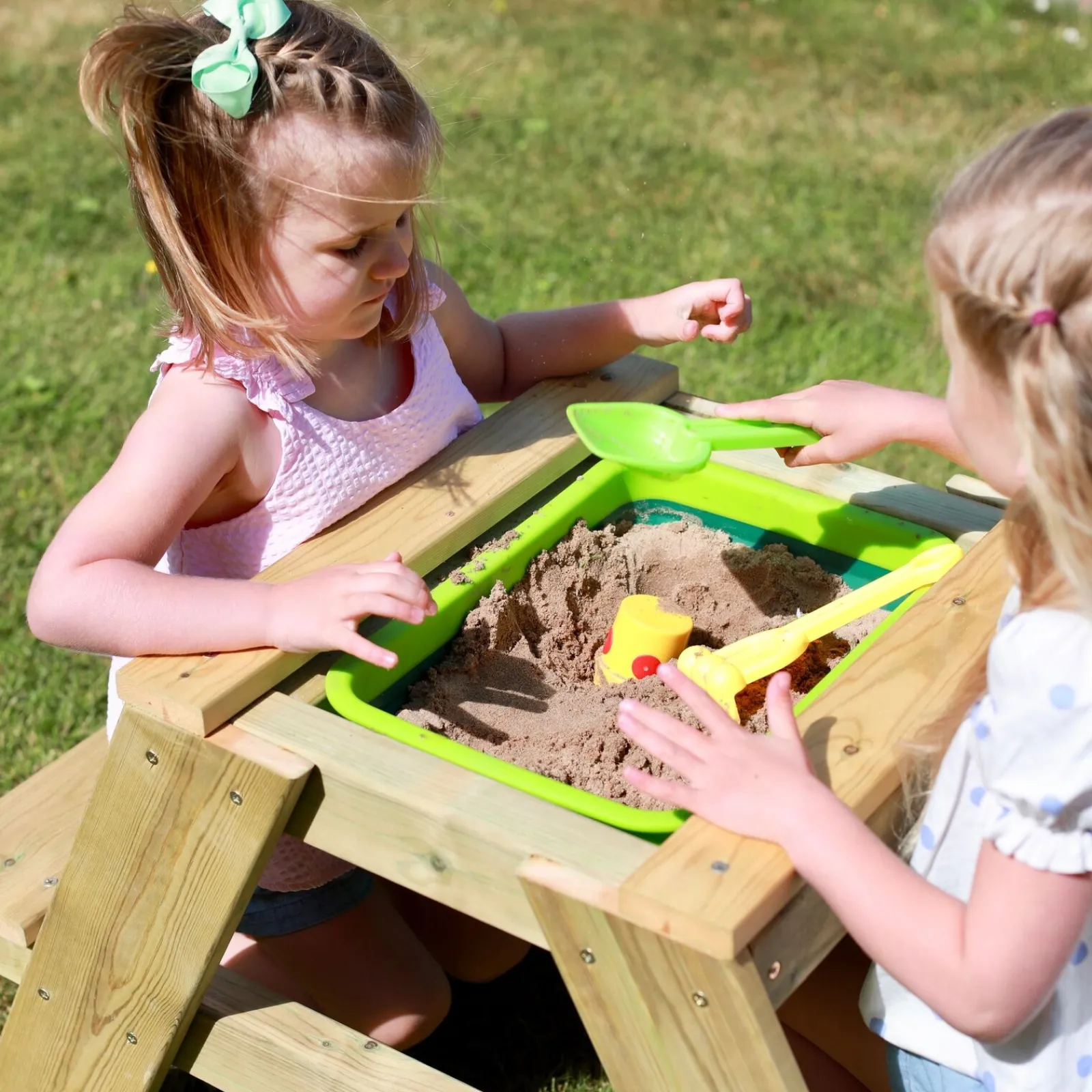 Little Helper Sand & Water Table & Sandpits & Mud Kitchens | High Quality Montessori 4-in-1 Eco Wooden 2 Seater Picnic Bench, Water Station, Sandpit & Mud Kitchen + Lid | 3 Years +
