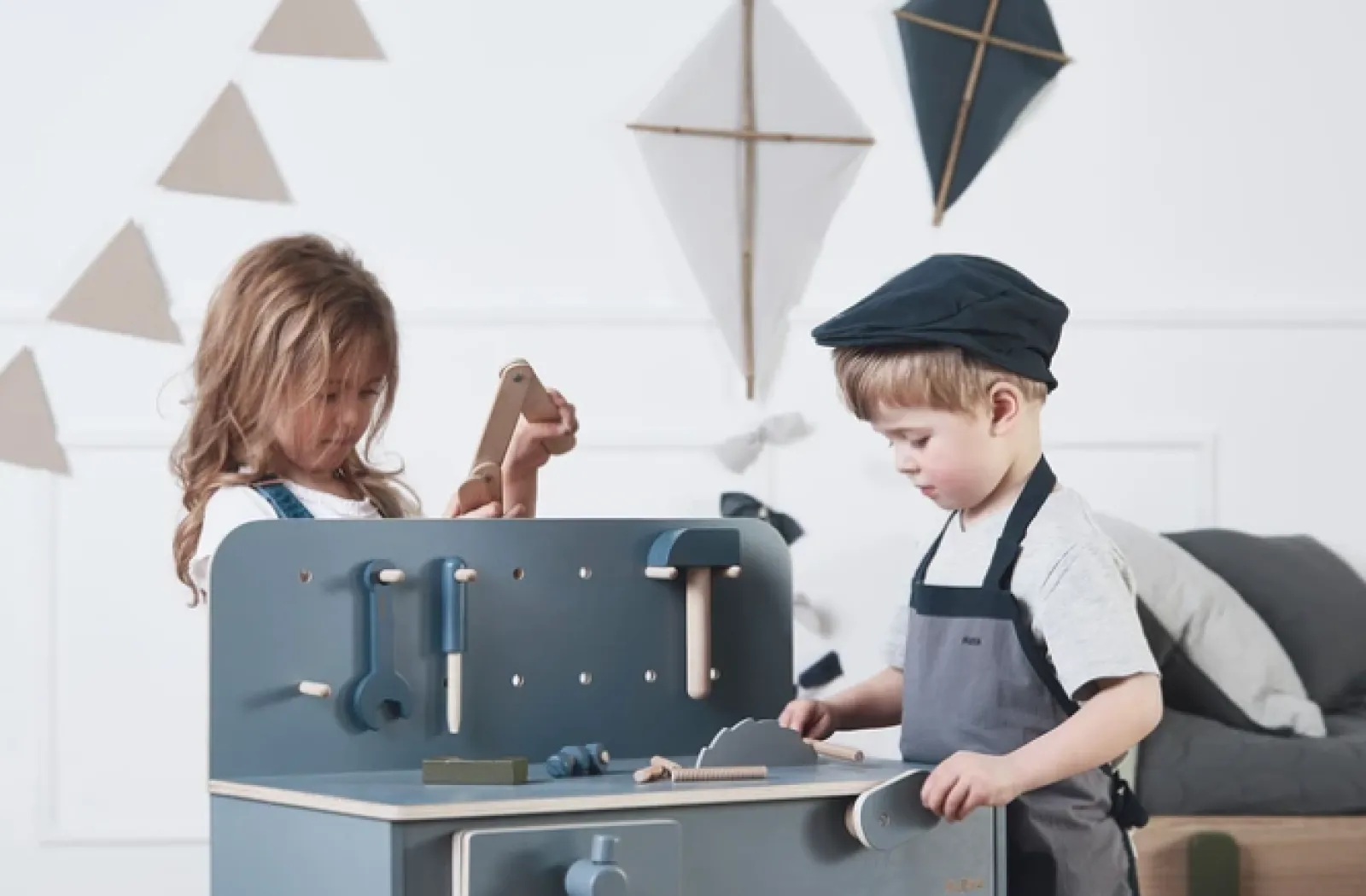 Little Helper Wooden Toys & Educational Toys | Kids Workbench Wooden | Vice | 75cm Tall Toy Work Bench | Ages 3-6 Years