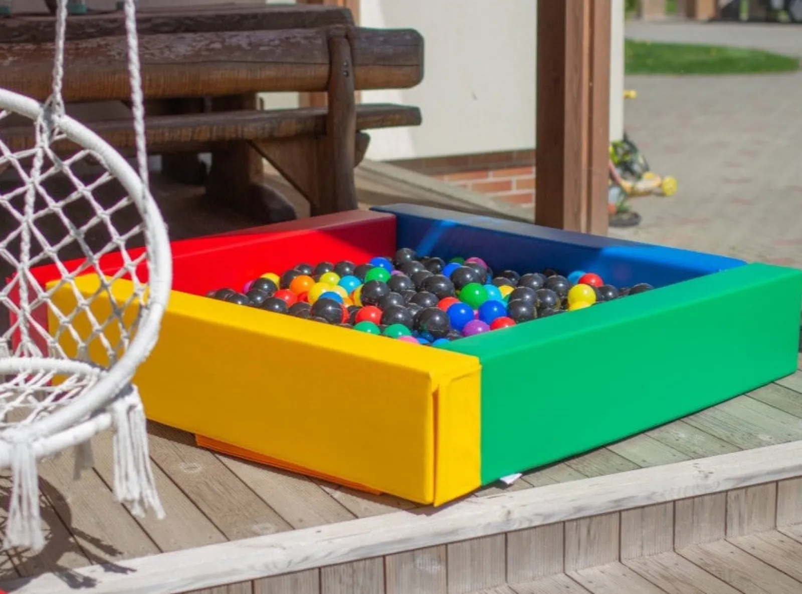 Little Helper Montessori Toys & Products | Ball Pits & Ball Pools | Large Montessori Ball Pit Soft Play Set | Ball Pool with Inner Floor Mat | 122 x 122 x 30cm | Primary Colours | 3m+