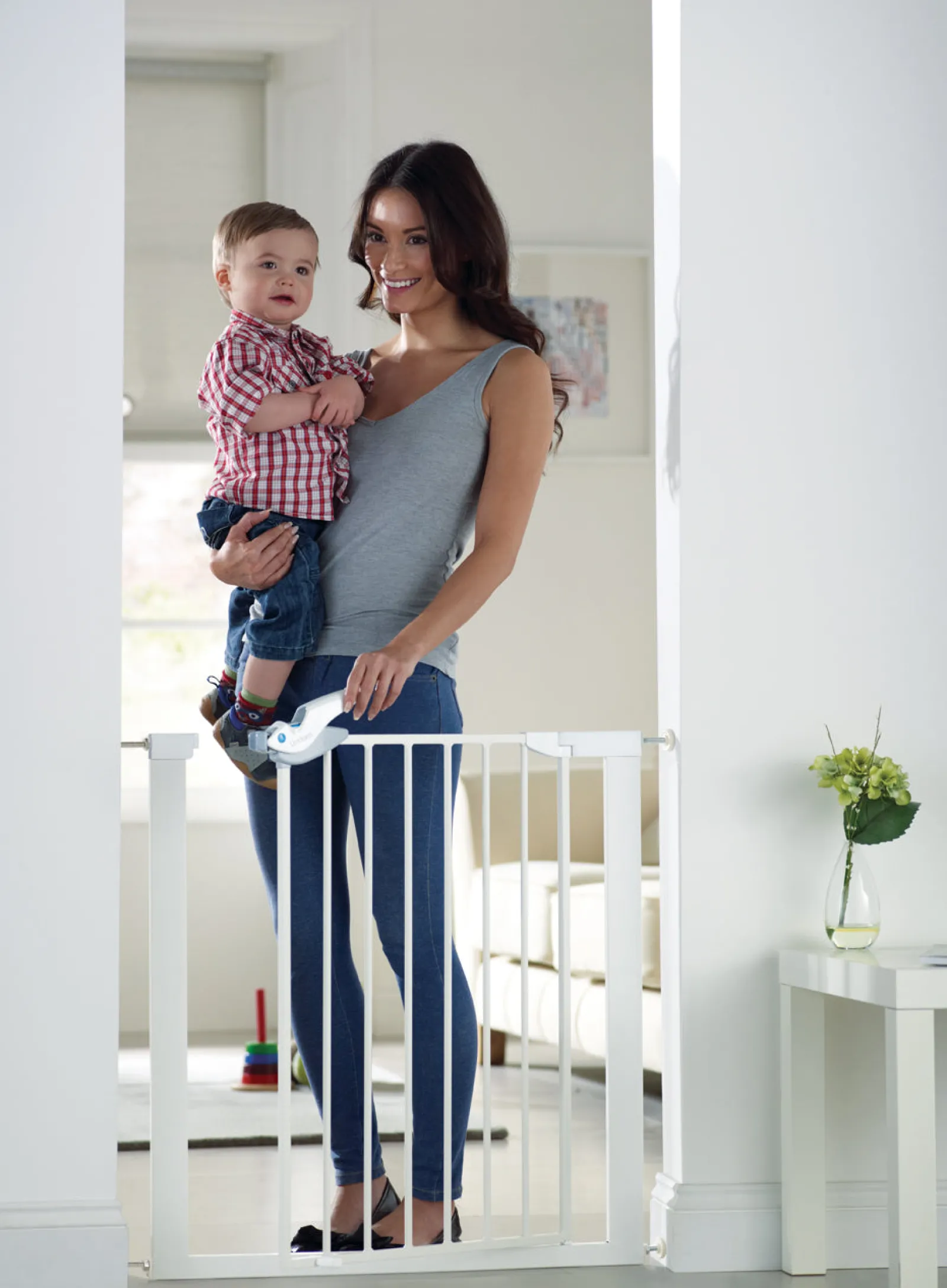 Little Helper Stair Gates & Baby Gates | Stair Gates & Baby Gates | Lindam Easy Fit Plus Deluxe Gate | Baby Gate | White Stair Gate (76-82cm)