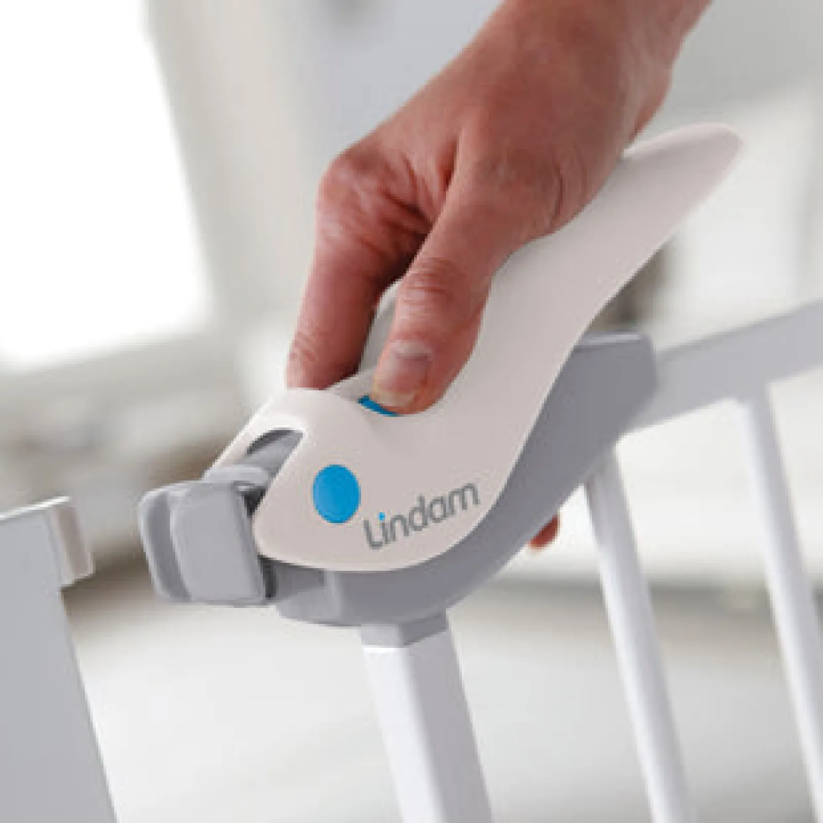 Little Helper Stair Gates & Baby Gates | Stair Gates & Baby Gates | Lindam Easy Fit Plus Deluxe Gate + Tall Gate | Baby Gate | White Stair Gate (92cm)