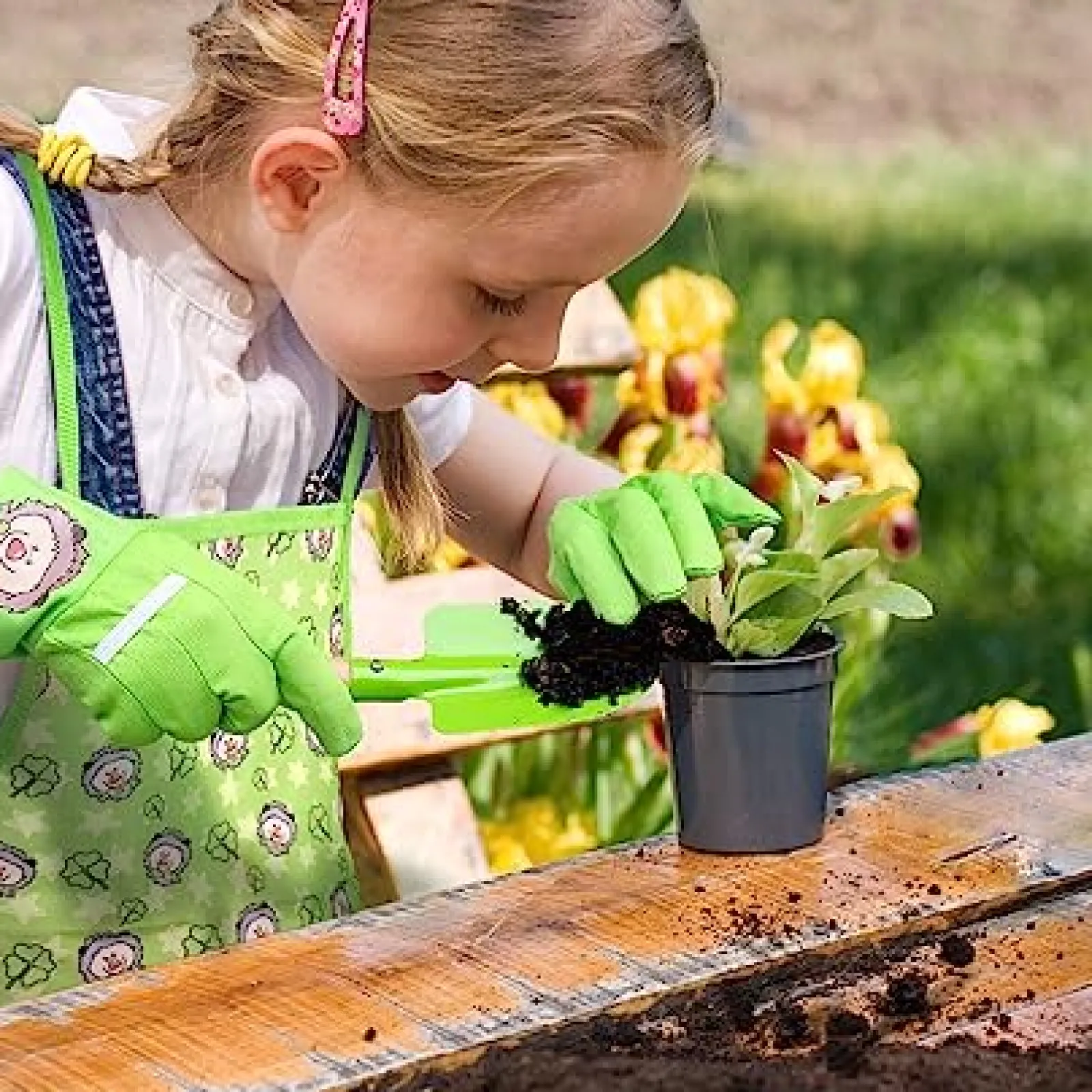 Little Helper Sand & Water Table & Sandpits & Mud Kitchens | Montessori 7 Piece Sand Pit Set & Garden Toy Tool Set | Apron | Can | Gloves | Tools | 3 years+