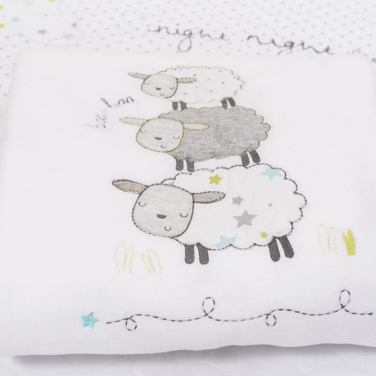 Little Helper Baby Bedding | 3 Piece Cot Bed Bedding Set | Quilt/Coverlet, Fitted Sheet & Fleece Blanket "Sleepy Sheep"